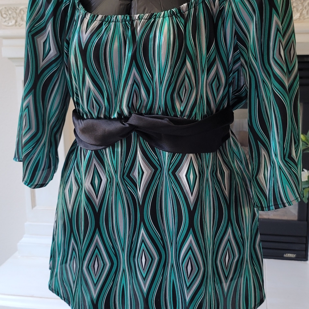 Elegant Green Patterned Top with Faux Black Belt
